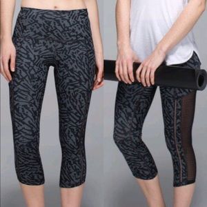Lululemon Hot to Street Crop